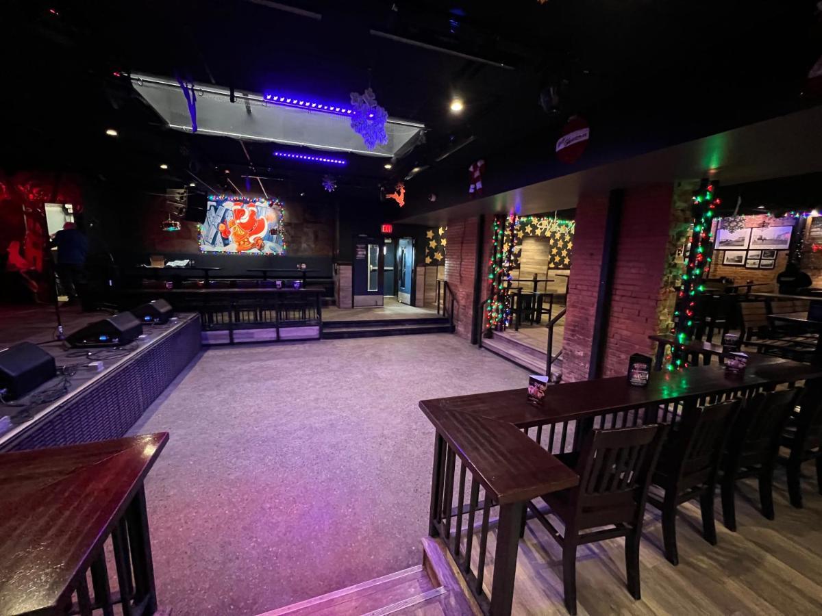 Commercial Hotel 埃德蒙顿 外观 照片